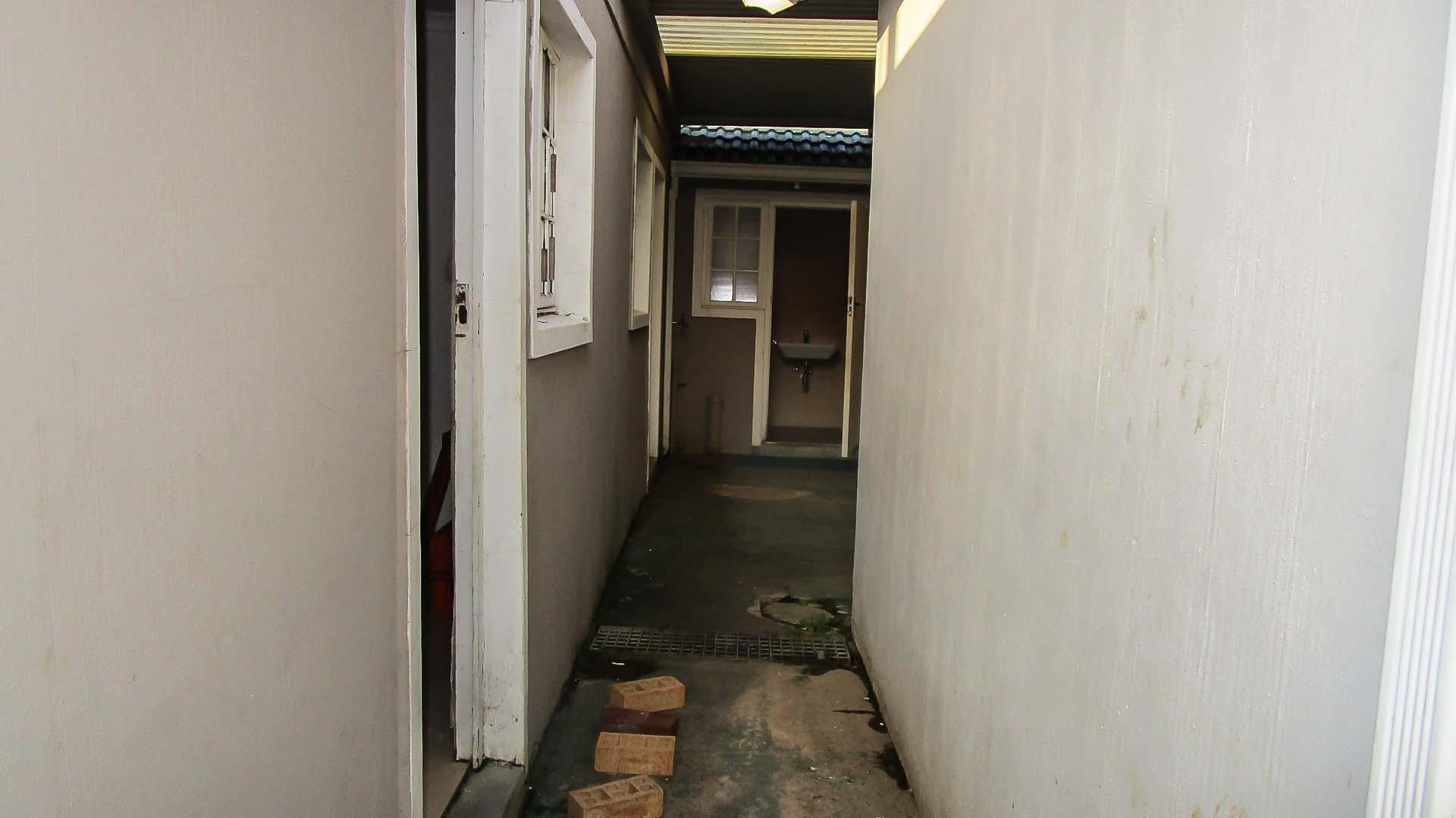 Spaces - 17 square meters of property in Sezela