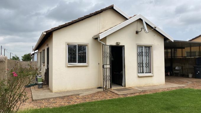 2 Bedroom House for Sale For Sale in Protea Glen - Private Sale - MR428172