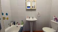 Bathroom 1 - 5 square meters of property in Noordhang