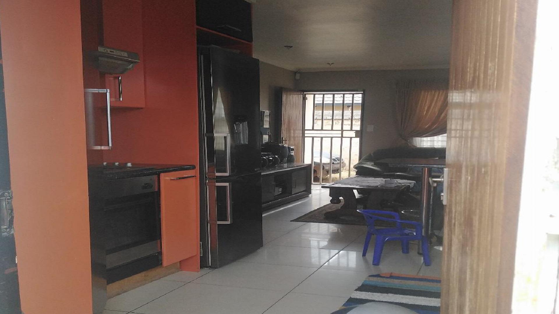 Kitchen of property in Protea Glen