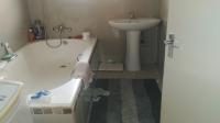 Main Bathroom of property in Protea Glen