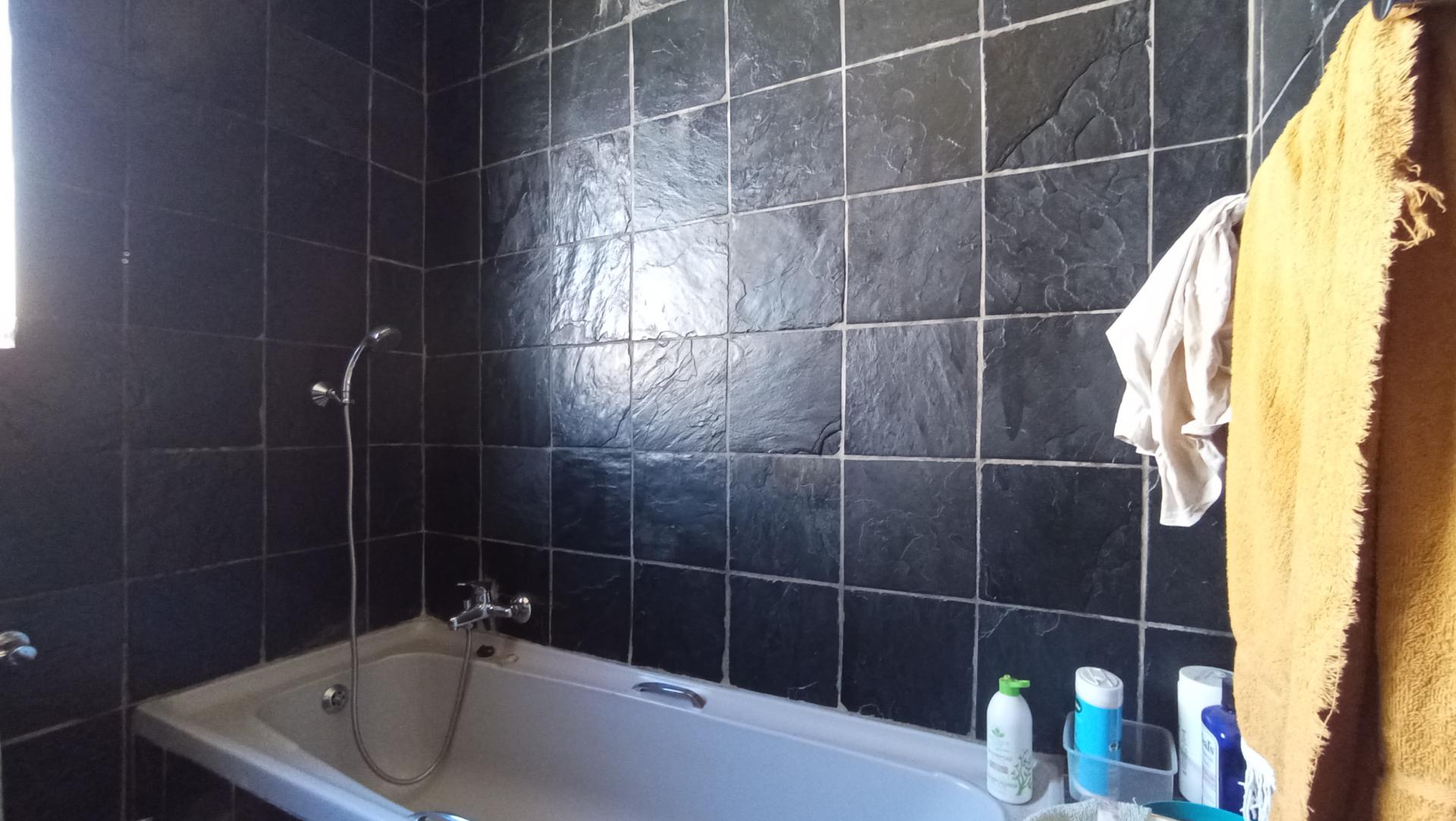 Main Bathroom - 6 square meters of property in Witkoppen