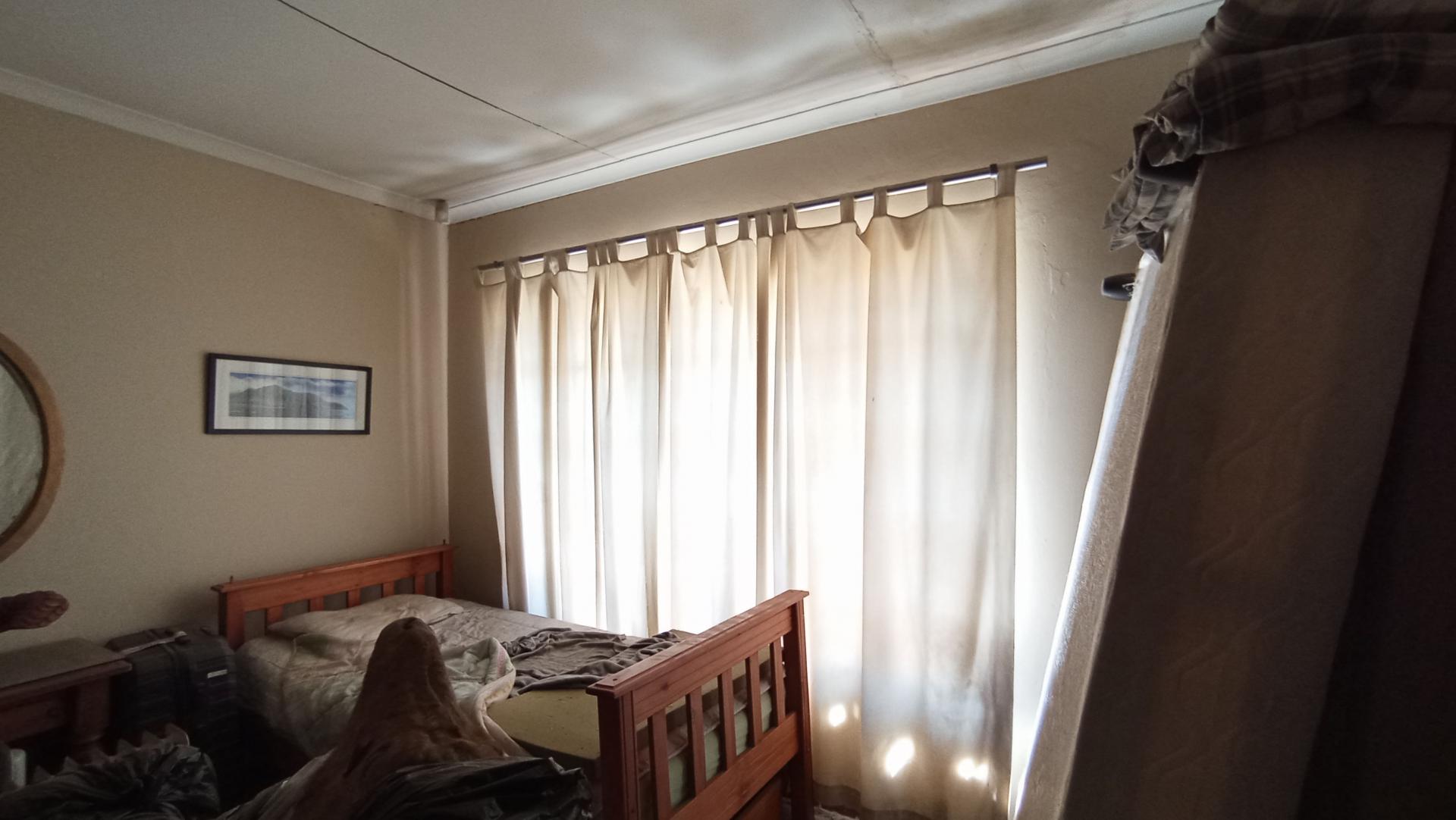 Bed Room 2 - 24 square meters of property in Witkoppen