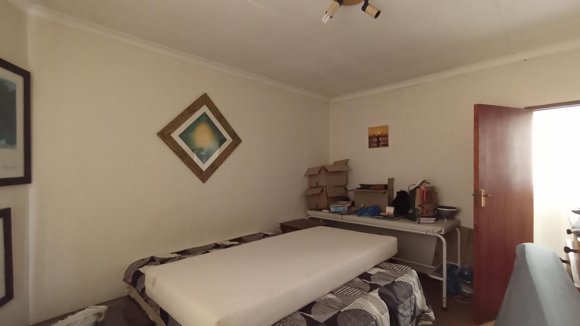 Bed Room 1 - 23 square meters of property in Witkoppen