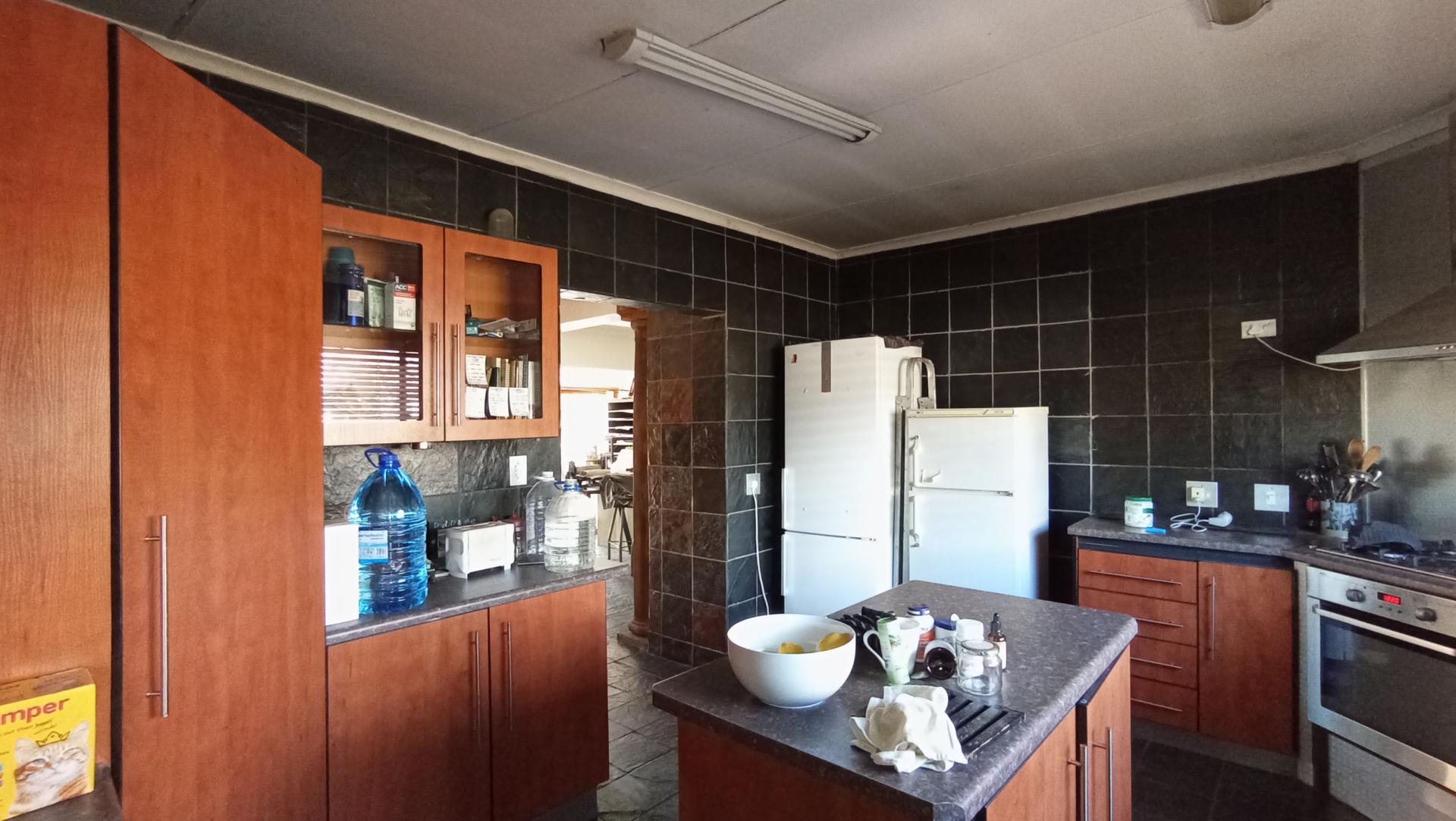 Kitchen - 19 square meters of property in Witkoppen