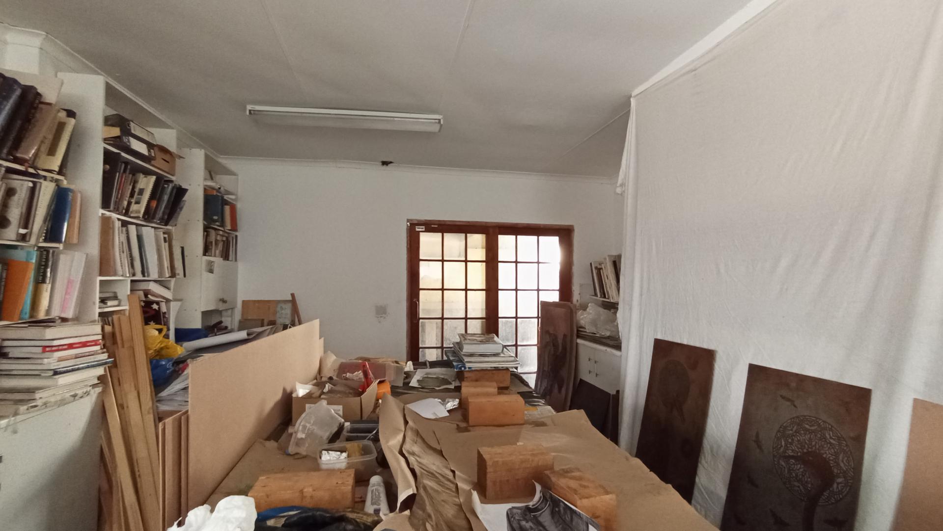 Spaces - 185 square meters of property in Witkoppen