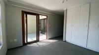 Main Bedroom - 18 square meters of property in Erand Gardens