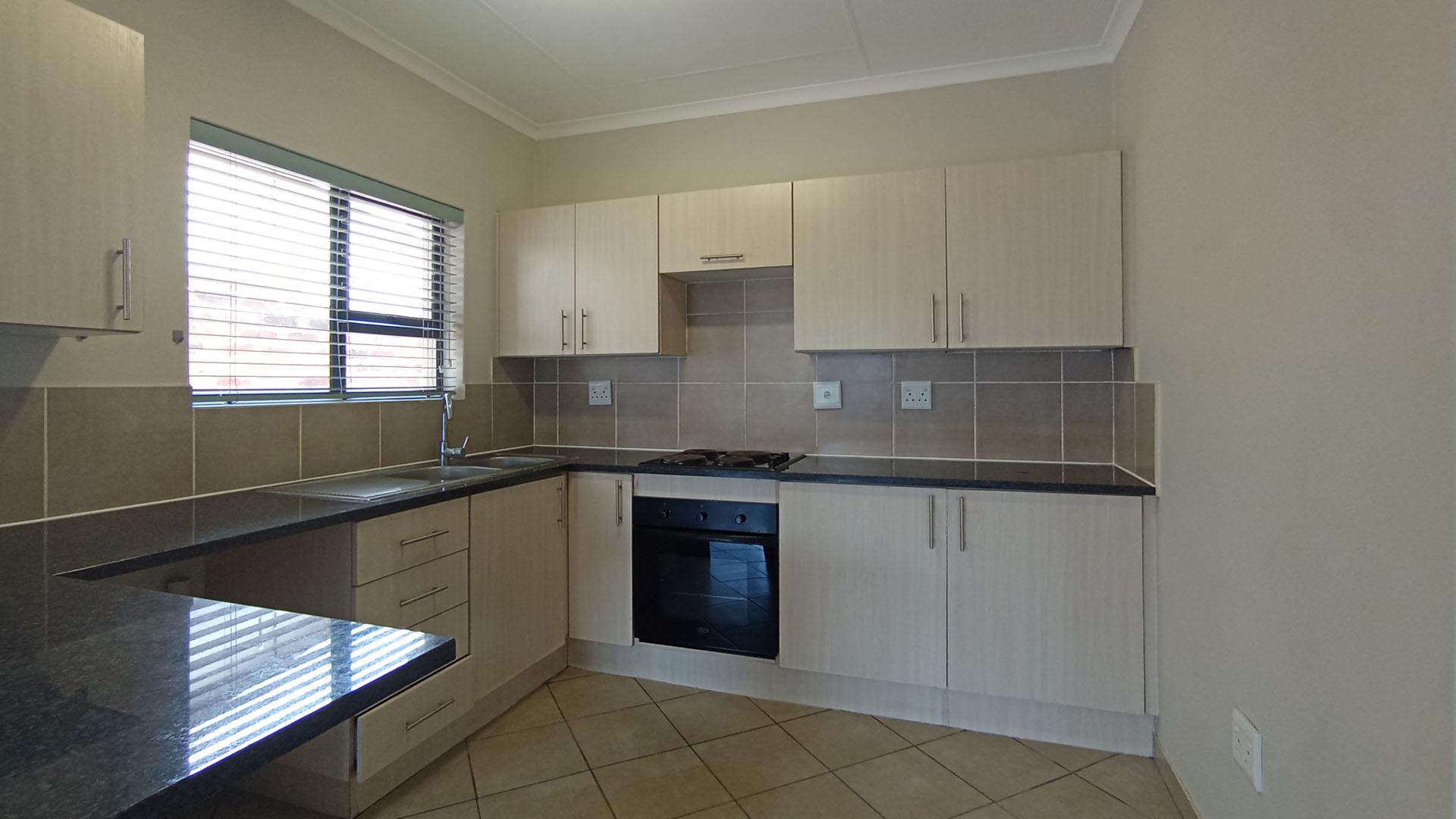 Kitchen - 11 square meters of property in Menlo Park