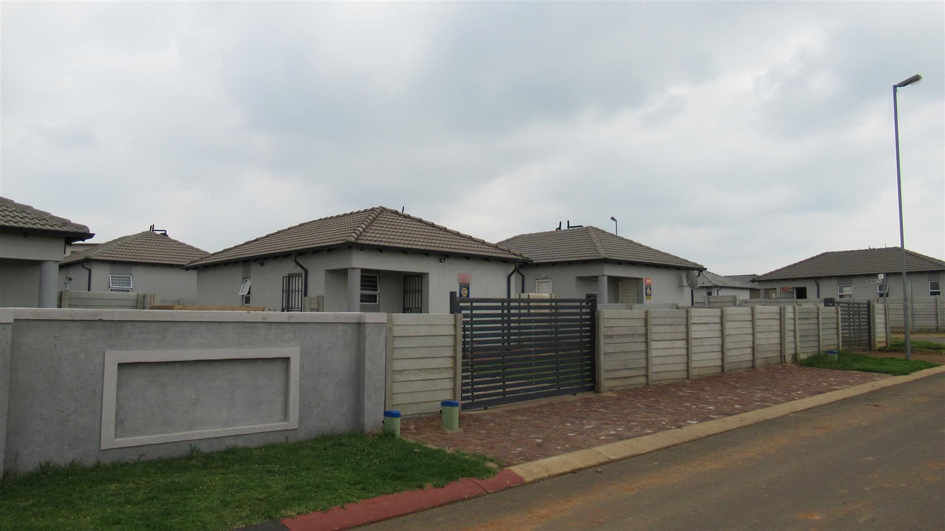 Front View of property in Crystal Park