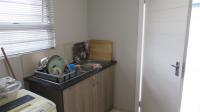 Kitchen - 8 square meters of property in Crystal Park