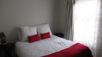 Bed Room 2 - 11 square meters of property in Crystal Park