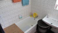 Bathroom 1 - 10 square meters of property in Vaalpark