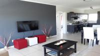 Lounges - 13 square meters of property in Somerset West