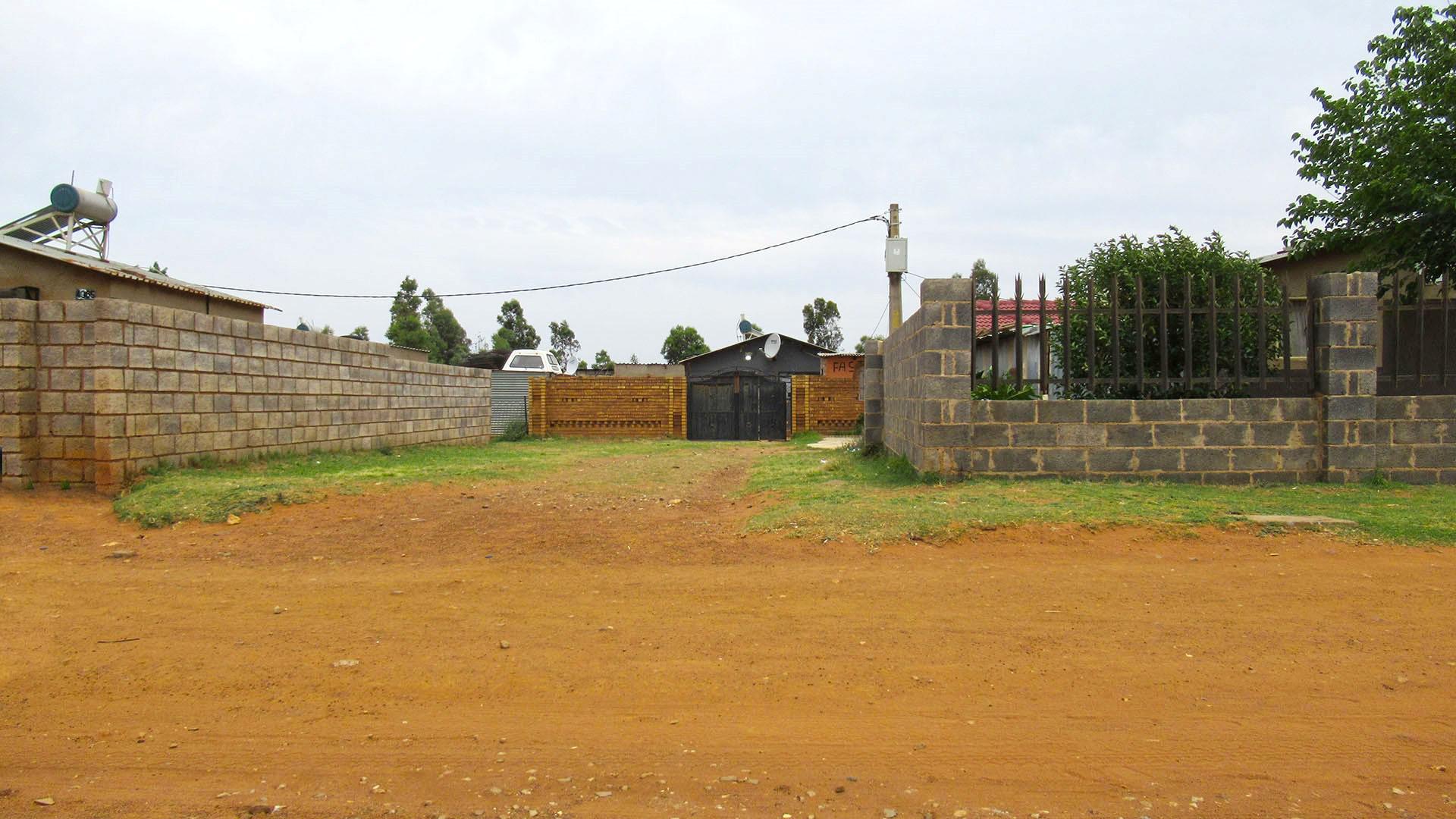 Front View of property in Tshepisong