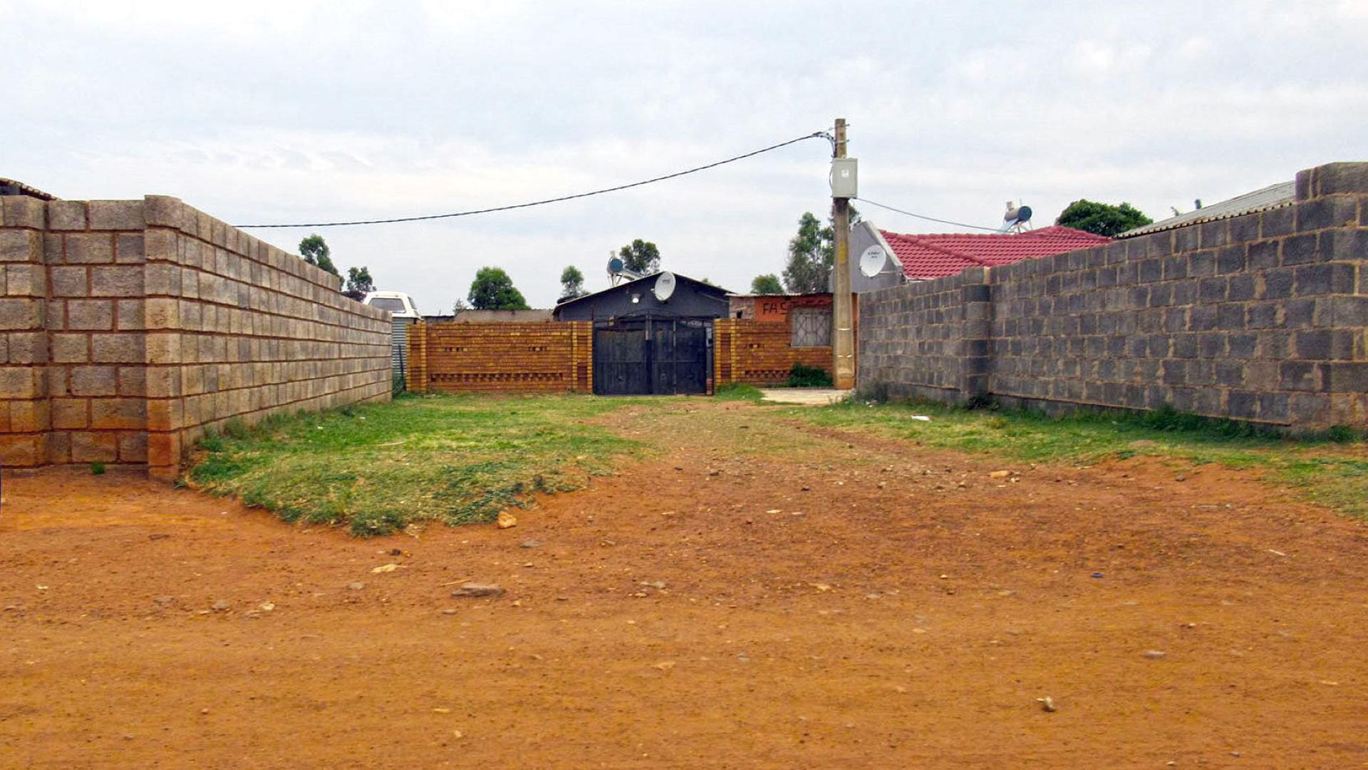 Front View of property in Tshepisong
