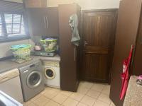 Scullery - 7 square meters of property in Clifton Park