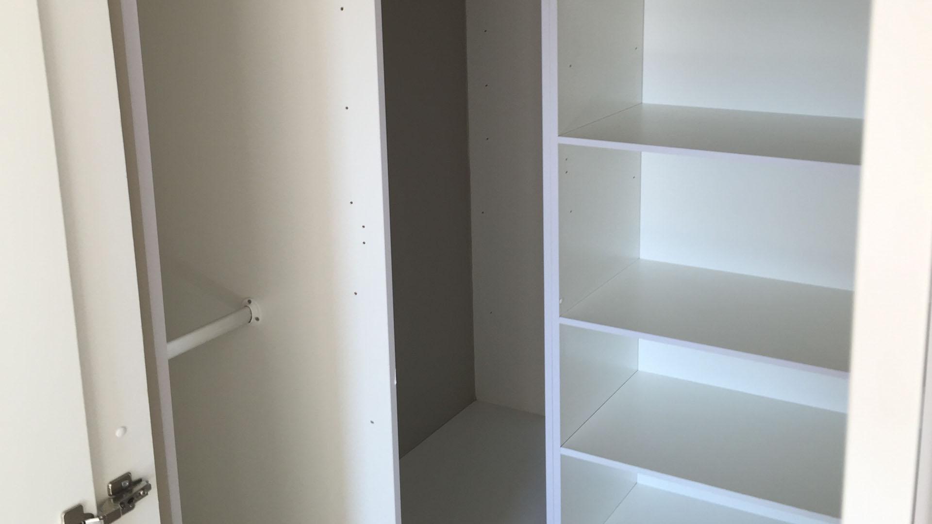 Bed Room 1 - 17 square meters of property in Kyalami Hills