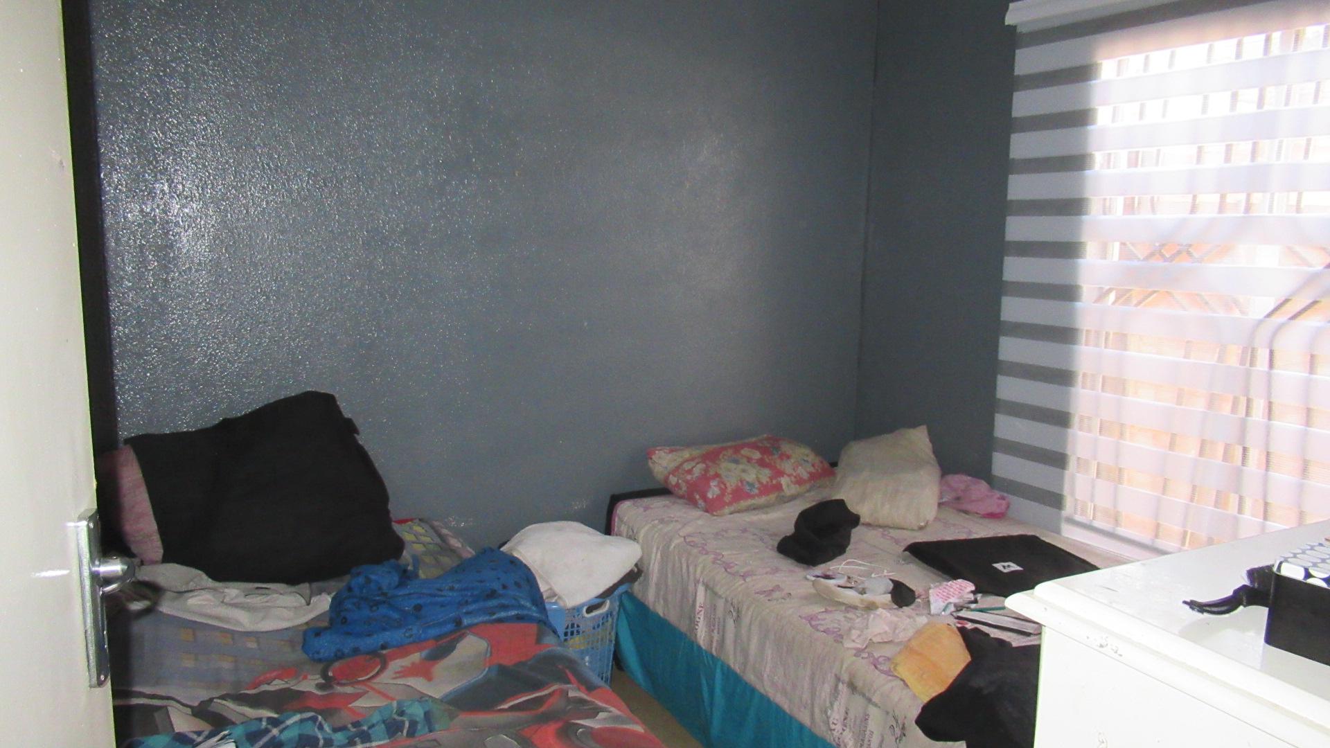 Bed Room 1 - 10 square meters of property in Windmill Park