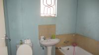 Bathroom 1 - 5 square meters of property in Windmill Park