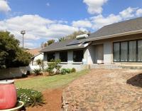 Front View of property in Mondeor