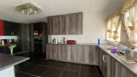 Kitchen - 30 square meters of property in The Balmoral Estates