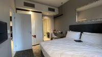 Main Bedroom - 14 square meters of property in Sandton