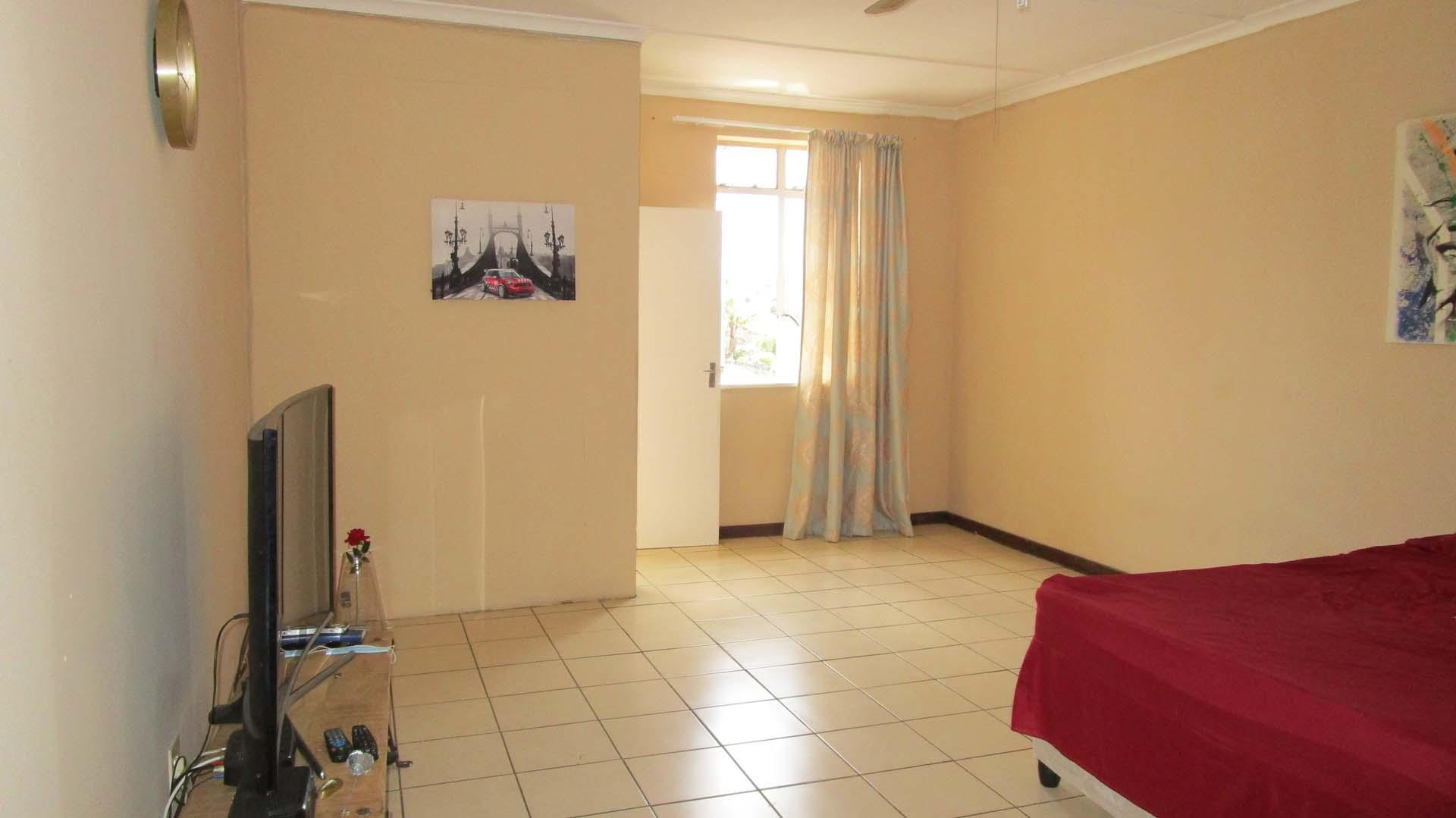 Dining Room - 13 square meters of property in Westridge