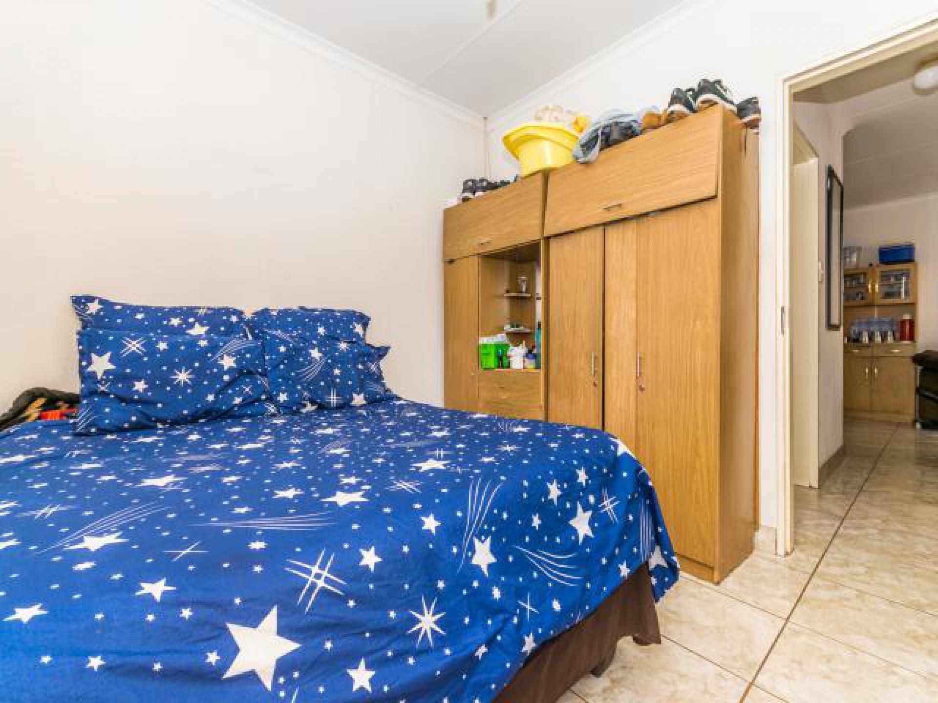 Bed Room 1 of property in Randfontein