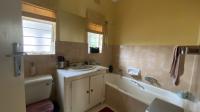 Bathroom 2 - 5 square meters of property in Paulshof