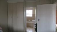 Main Bedroom - 14 square meters of property in Erand Gardens