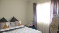 Bed Room 1 - 14 square meters of property in Erand Gardens