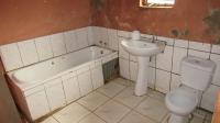 Bathroom 1 - 11 square meters of property in Stretford