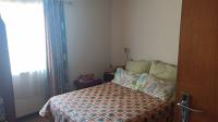 Bed Room 1 - 11 square meters of property in Grassy Park