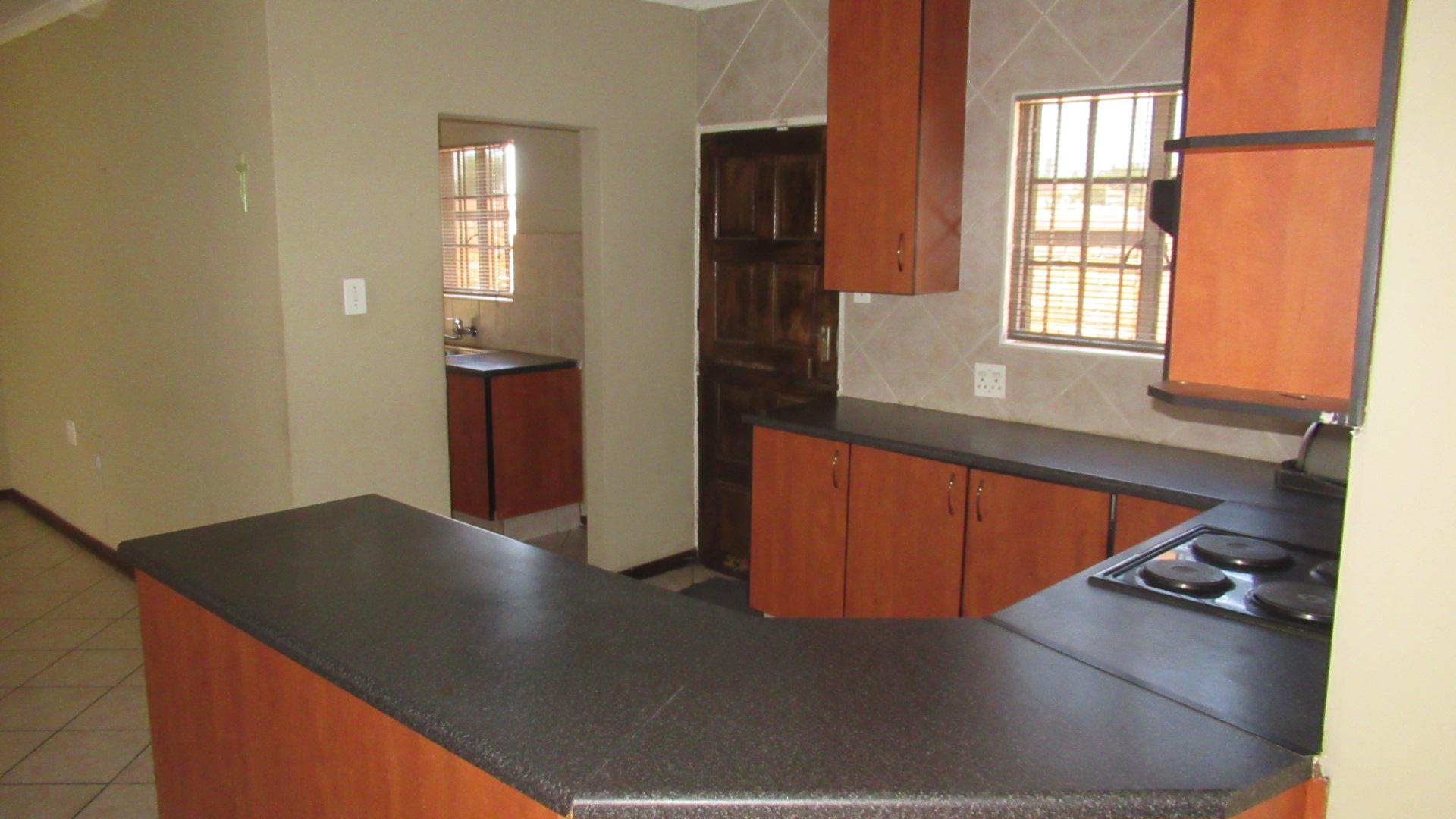 Kitchen - 8 square meters of property in Dalpark
