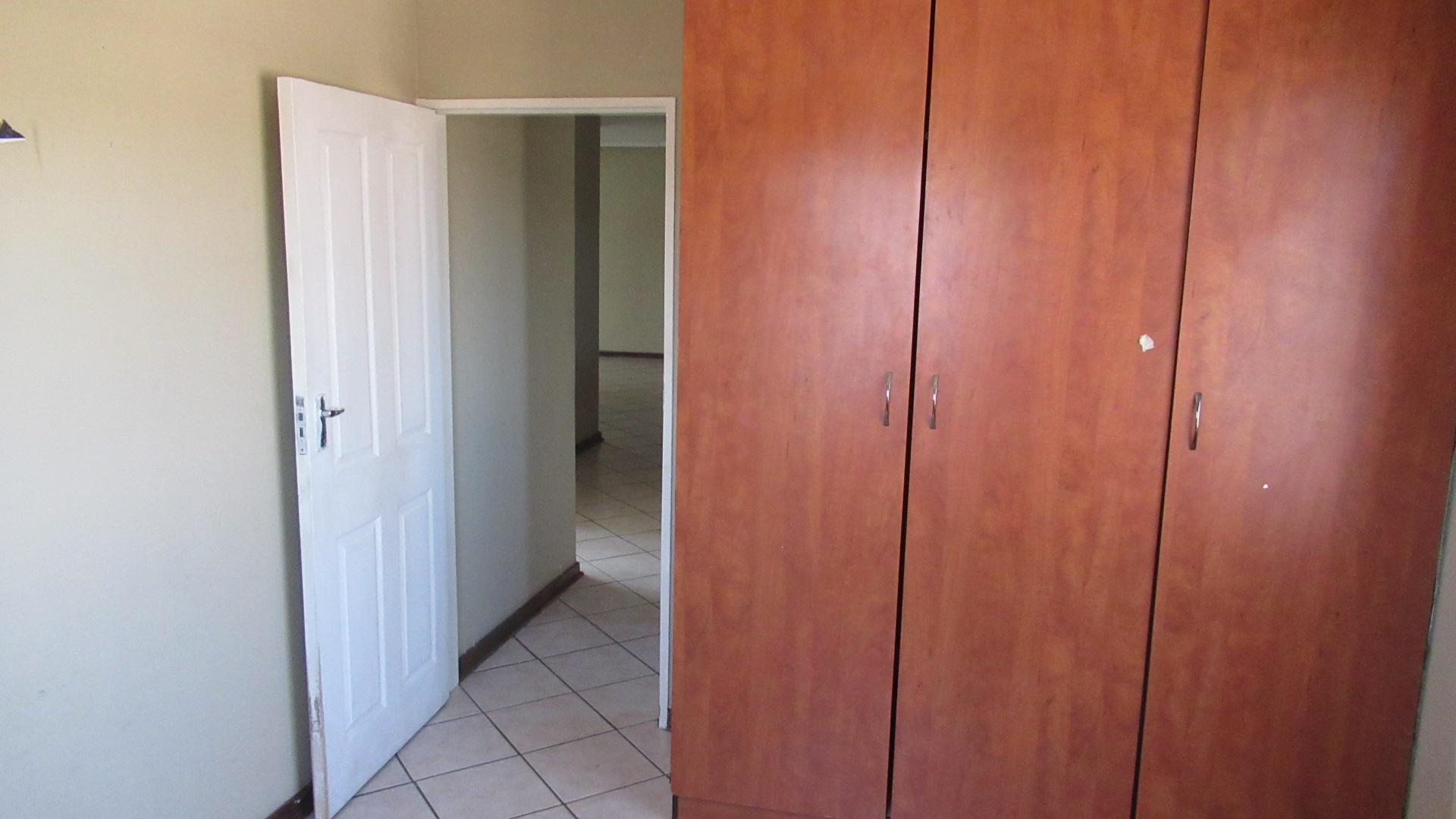 Bed Room 2 - 15 square meters of property in Dalpark