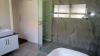 Main Bathroom - 13 square meters of property in Umhlanga Rocks