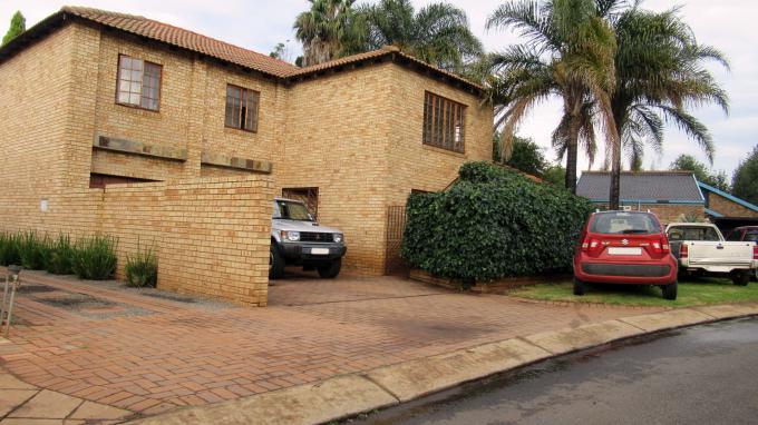5 Bedroom Sectional Title for Sale For Sale in Wierda Glen - Home Sell - MR432855