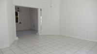 Lounges - 24 square meters of property in Die Heuwel