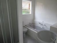 Main Bathroom - 6 square meters of property in Die Heuwel