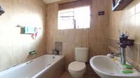 Bathroom 1 - 5 square meters of property in The Orchards