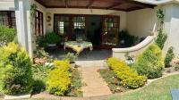 Patio - 9 square meters of property in Somerset West