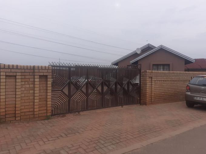 3 Bedroom House for Sale For Sale in Protea North - MR434466