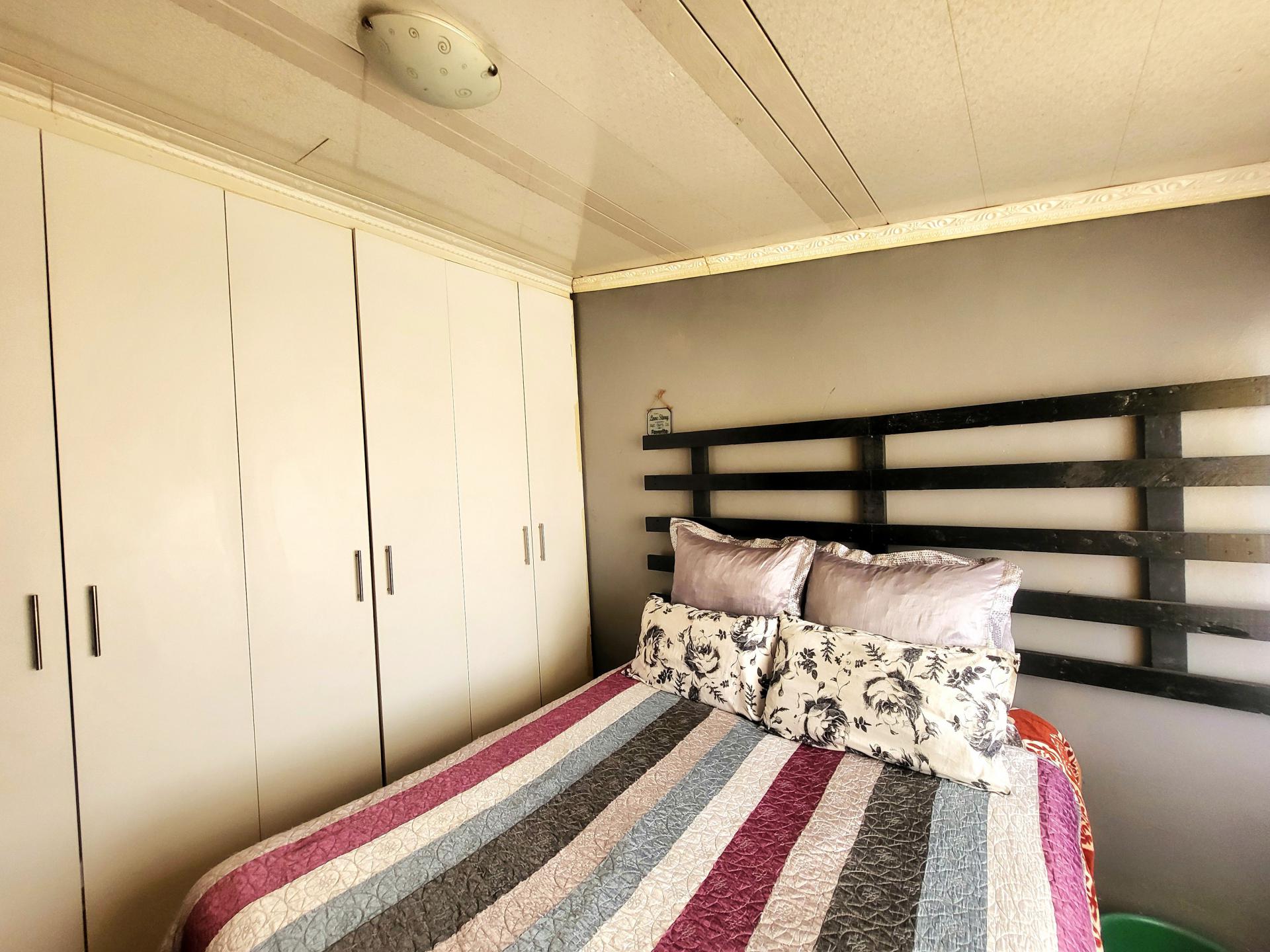 Main Bedroom of property in East London