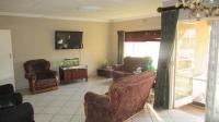 Lounges - 10 square meters of property in Vaalpark