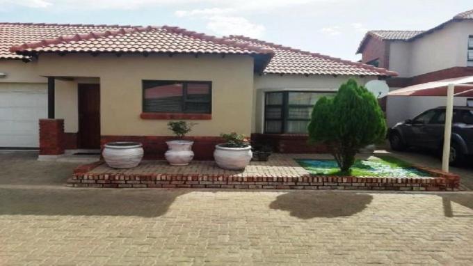 3 Bedroom Simplex for Sale For Sale in Waterval East - Private Sale - MR435001
