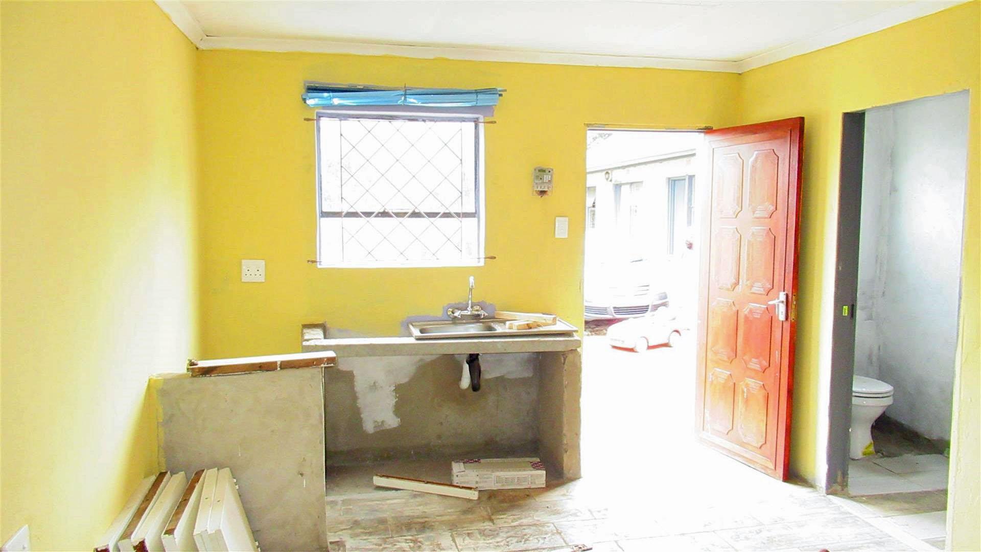 Rooms - 14 square meters of property in Birch Acres