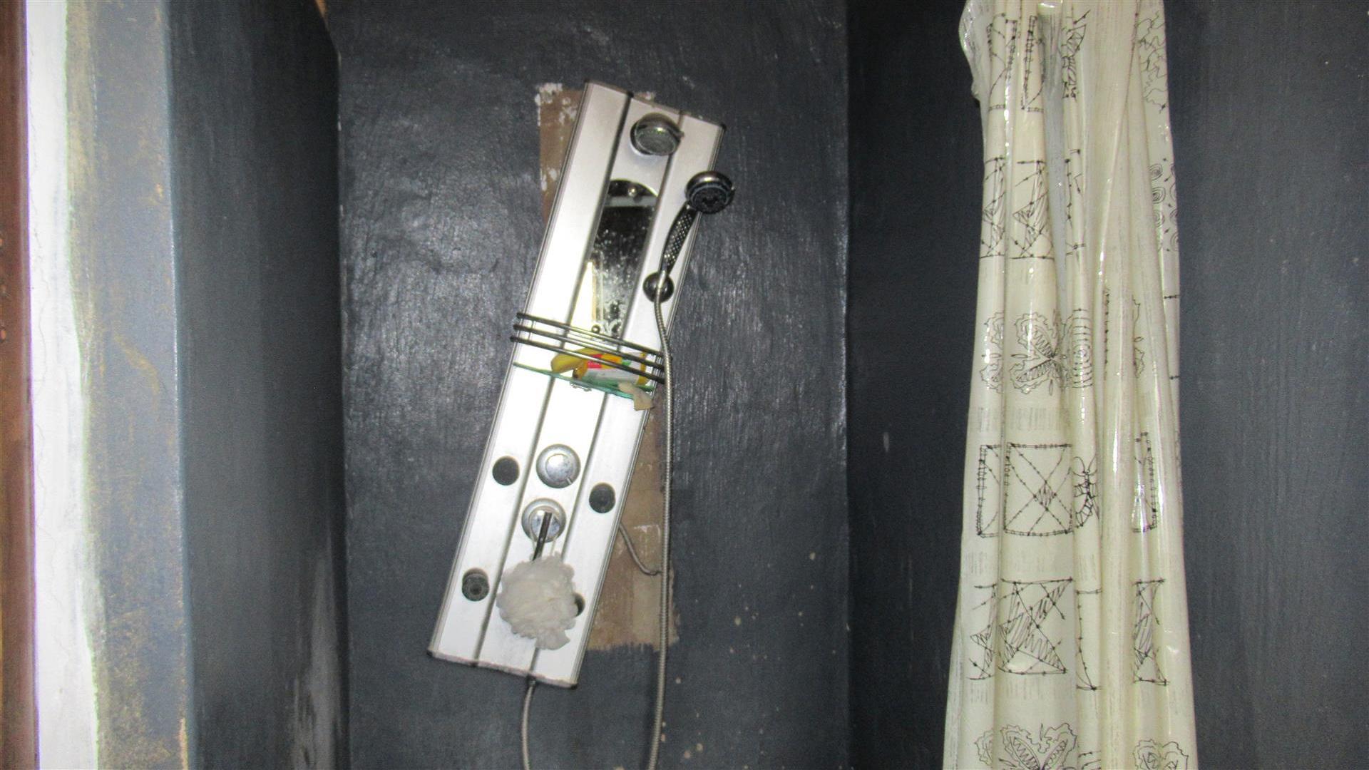 Bathroom 2 - 4 square meters of property in Birch Acres