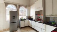 Kitchen - 23 square meters of property in Waterkloof Glen