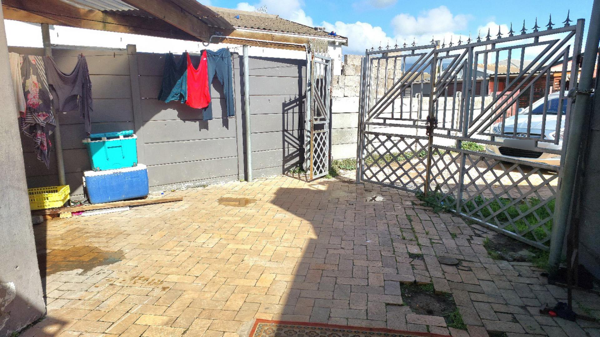Spaces of property in Joe Slovo Park