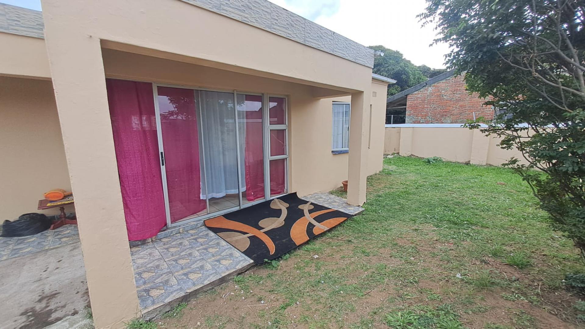 Patio of property in Austerville